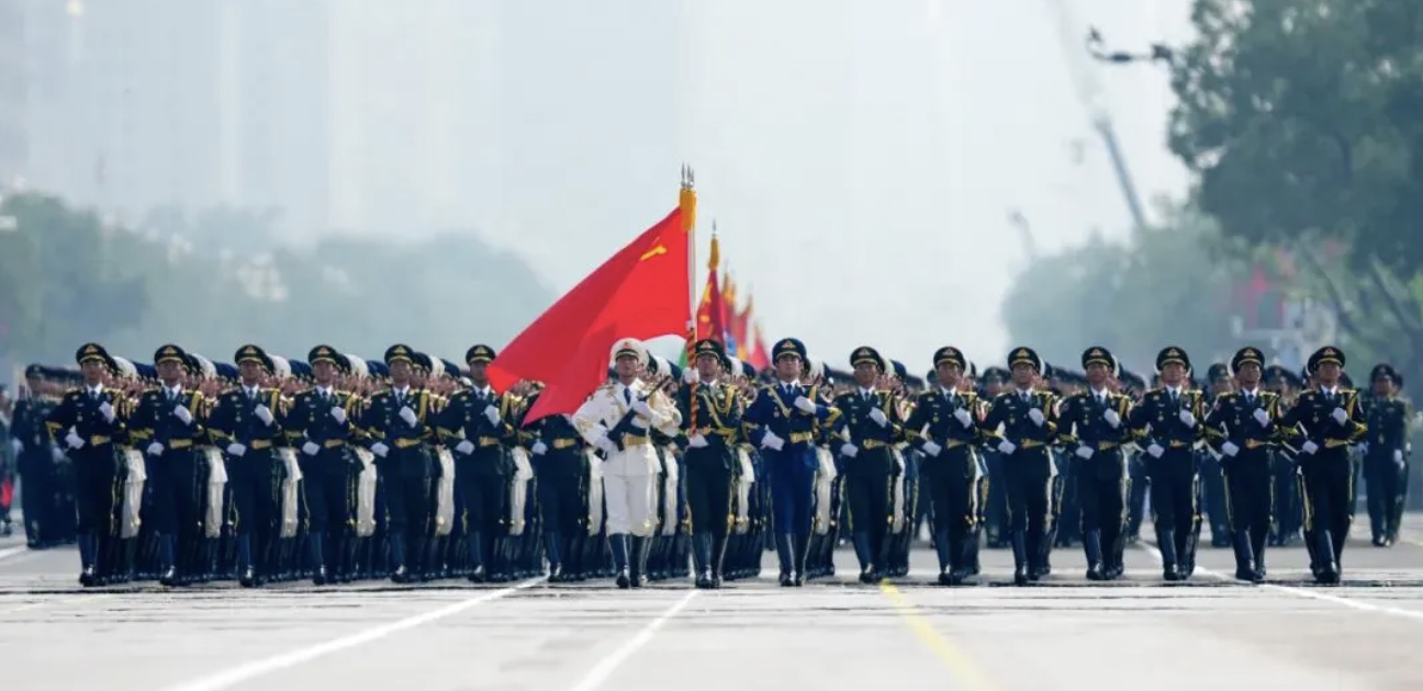 弘齐新闻｜超燃！弘齐律师观看阅兵现场直播：这一刻，我们热泪盈眶！