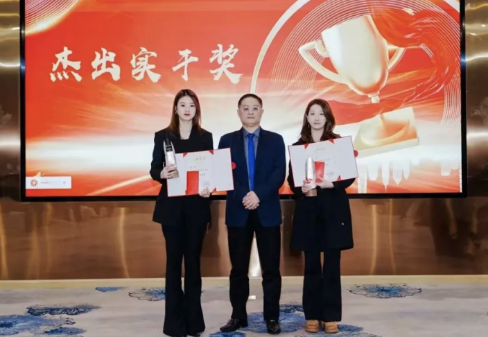 合伙人特辑|王婵:砼心筑法厦 金律破浪行