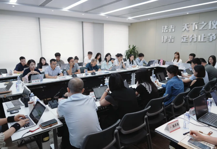 弘齐新闻 | 深耕案源服务・赋能人才发展 —— 第二季度核心工作例会暨 "青研汇" 沙龙圆满召开