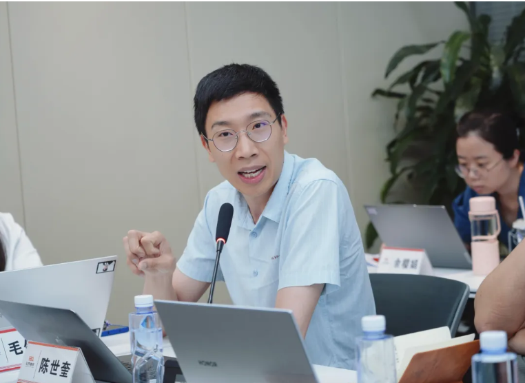 弘齐新闻 | 深耕案源服务・赋能人才发展 —— 第二季度核心工作例会暨 "青研汇" 沙龙圆满召开