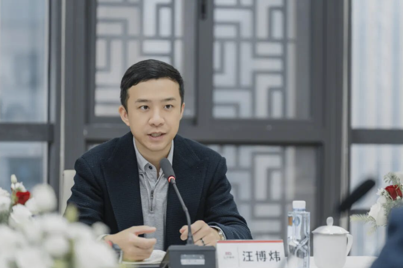 弘齐新闻｜郎酒股份有限公司总经理汪博炜一行到访弘齐律所，共话合规发展，深化战略友谊