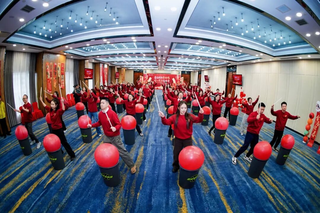 同心擂金鼓 聚力启新章|弘齐律所2026新春年会喜乐收官