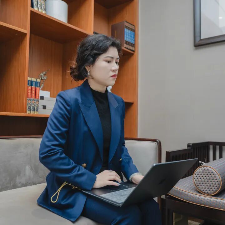 春风如你 熠熠芳华 | 弘齐律所举办三八妇女节主题活动