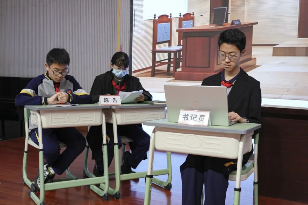 弘齐新闻｜我所携手成都外国语学校开展模拟法庭活动